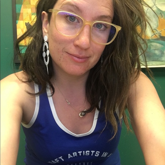 Meet your Posher, Lauren - Picture 1 of 1